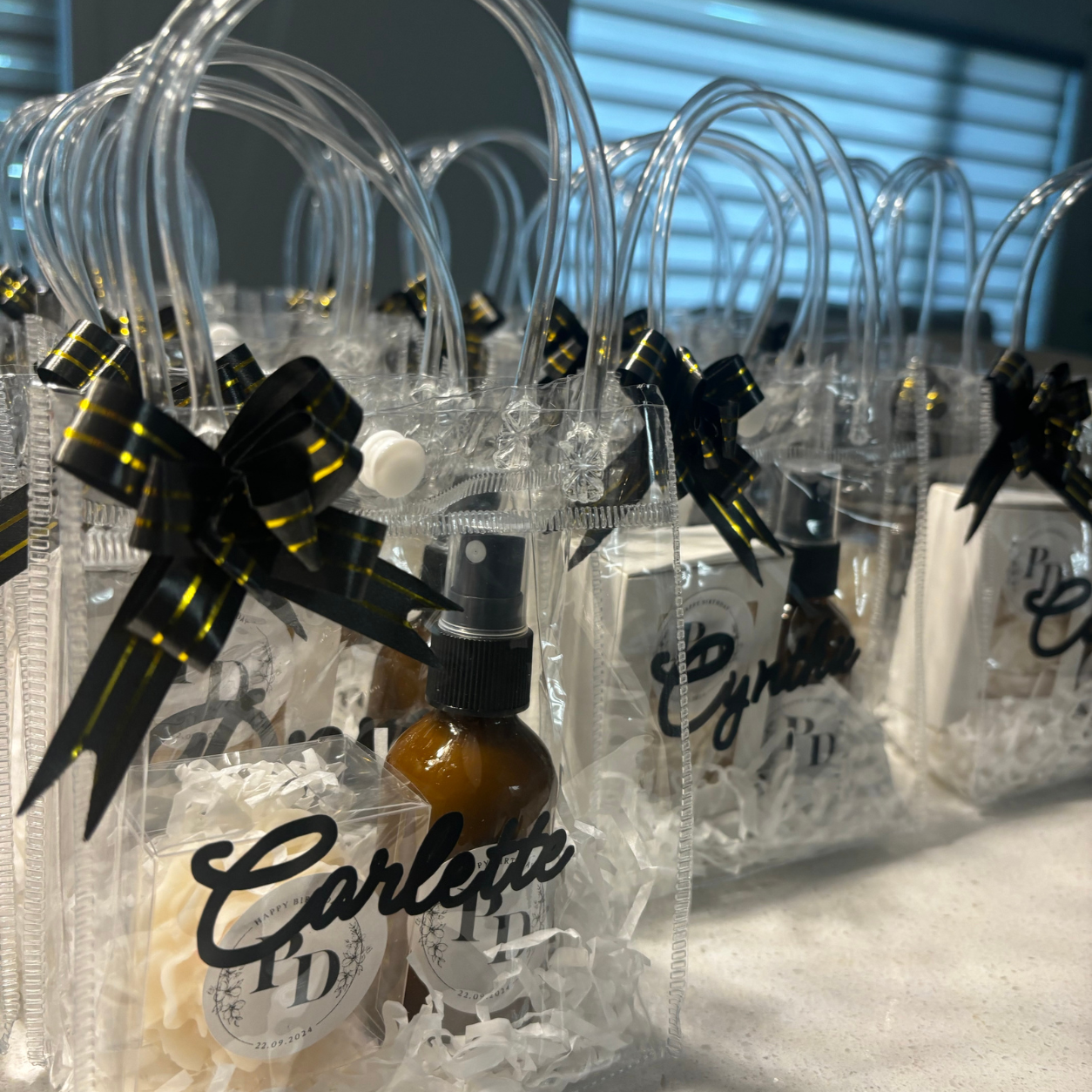 Sacs personnalisés | Cadeaux invités avec bougie et brume
